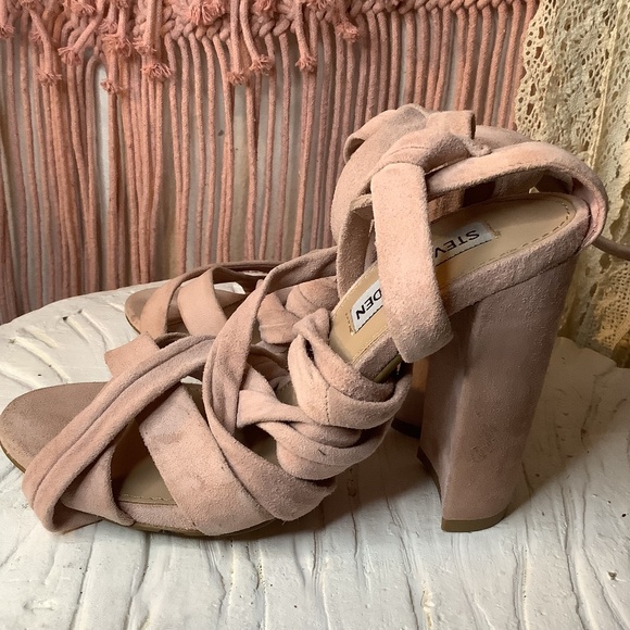 STEVE MADDEN “CHRISTEY” Soft Pink Suede Wrap Open Toe Heels Size 5.5 - Picture 1 of 9
